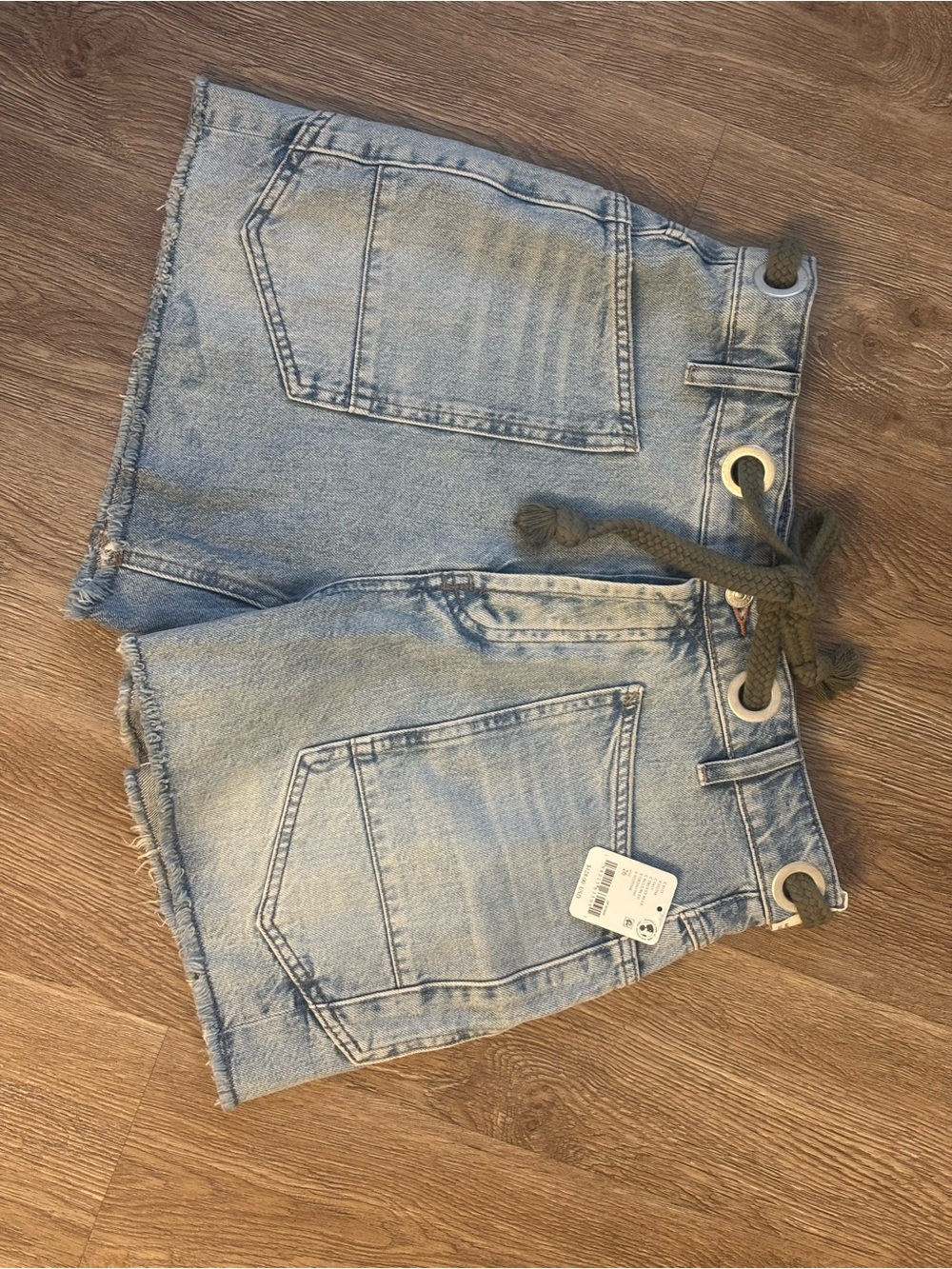 Free People We The Free Moxie Barrel Shorts NWT Size 26 Truest Blue - Picture 2 of 7